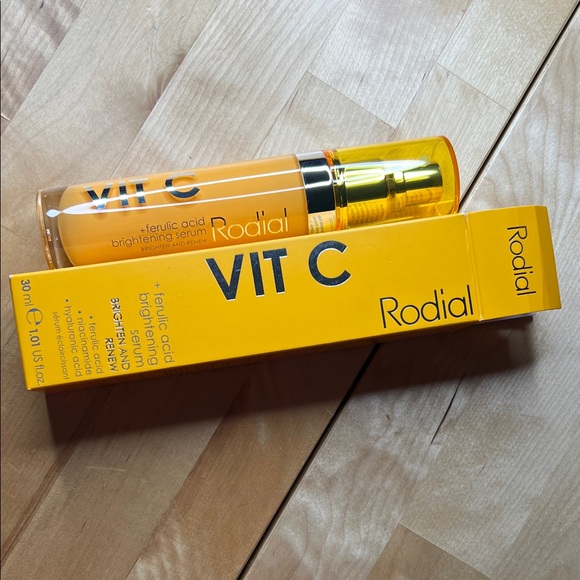Rodial Vitamin C Brightening Serum - Picture 6 of 6